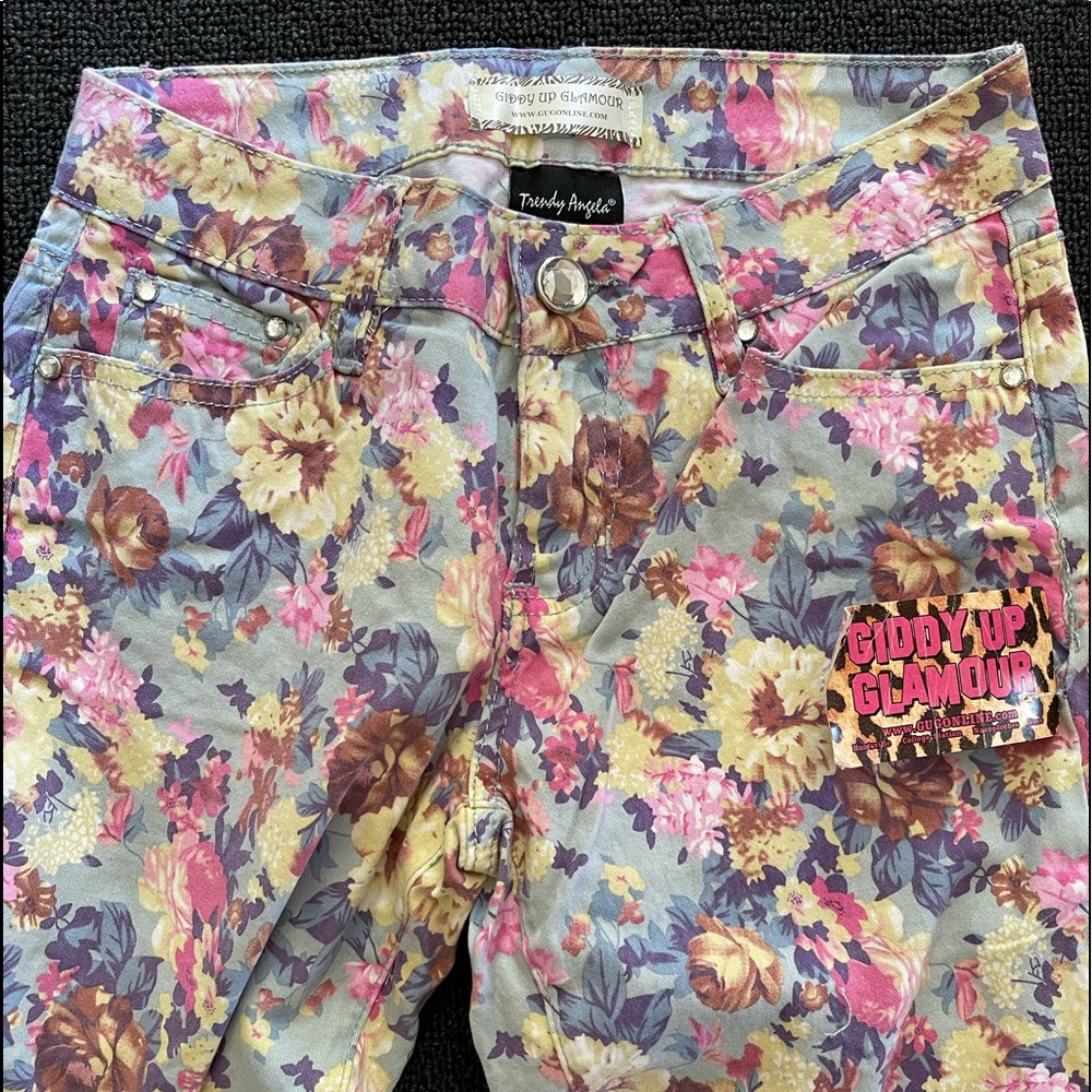 Boutique jeans/pants size 5 women’s. New tags